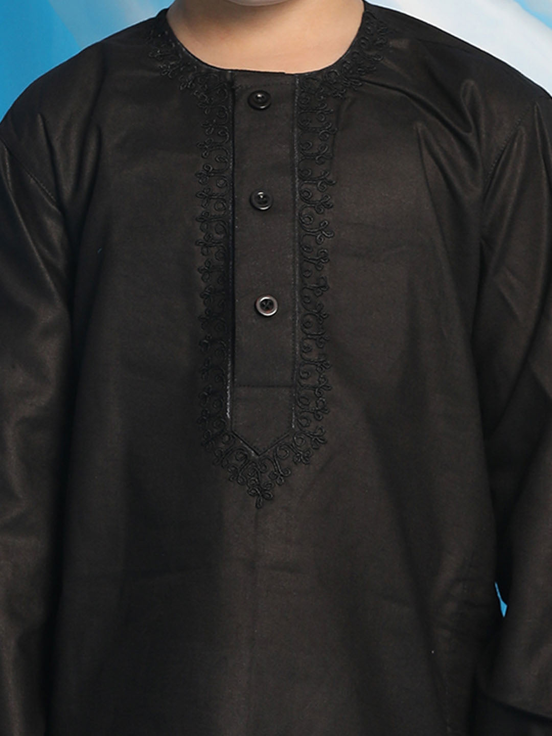 VASTRAMAY Boys' Black Kurta And White Pyjama Set - qivii