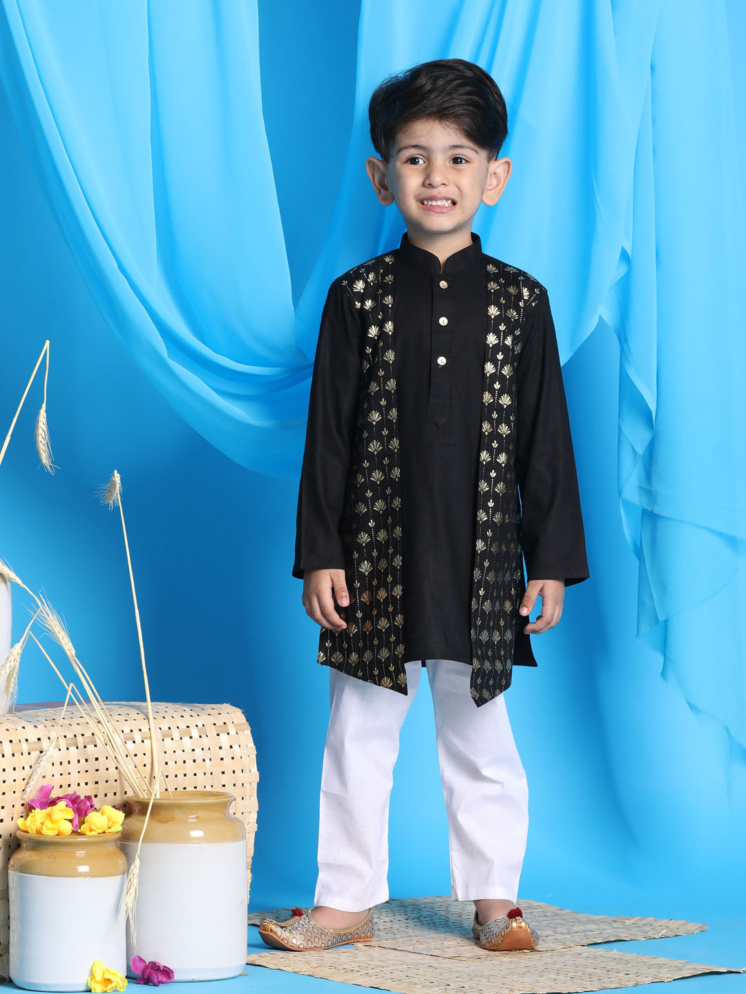 VASTRAMAY Boys' Black Jacket Style Kurta And White Pyjama Set - qivii