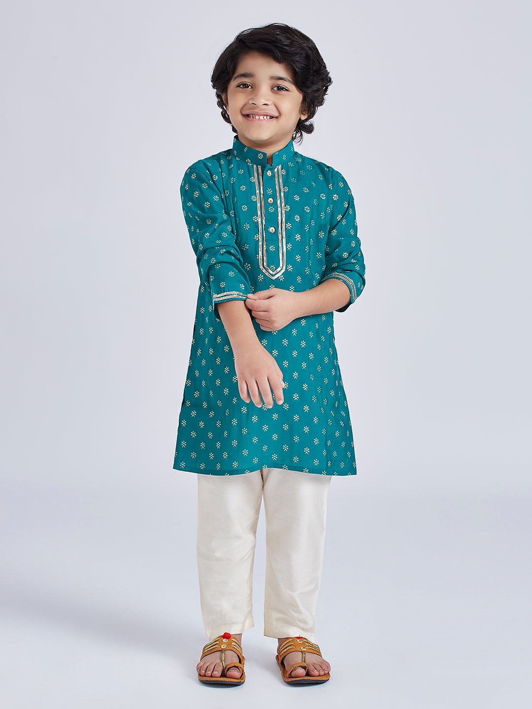 VASTRAMAY Boys' Green And Cream Kurta Pyjama Set - qivii