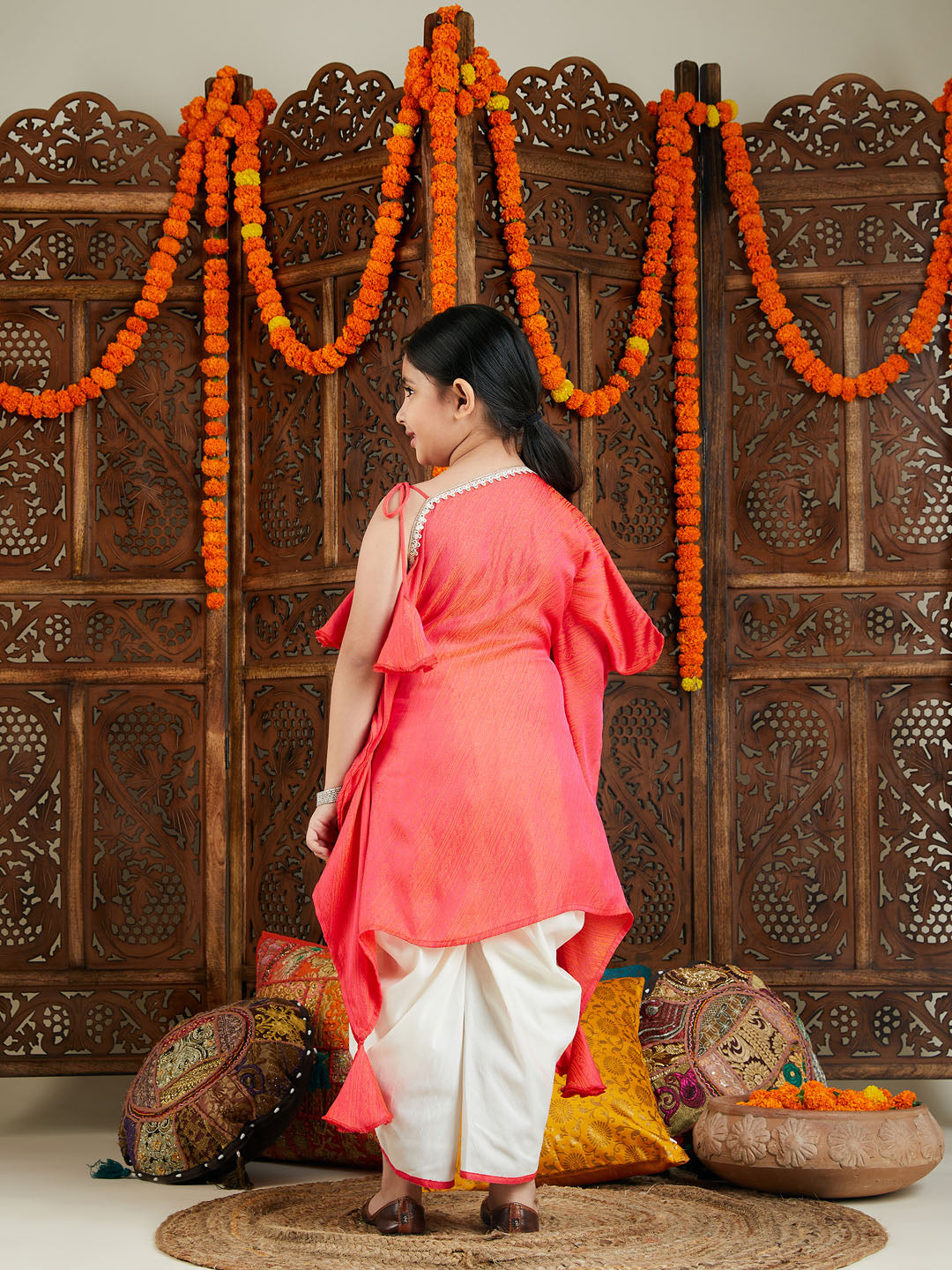 Girls' Rose Pink Jacquard Kaftan With Solid Dhoti Pant - qivii