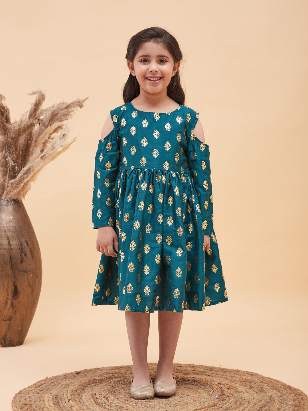 VASTRAMAY Girl's Green Foil Printed Cold Shoulder Kurti - qivii