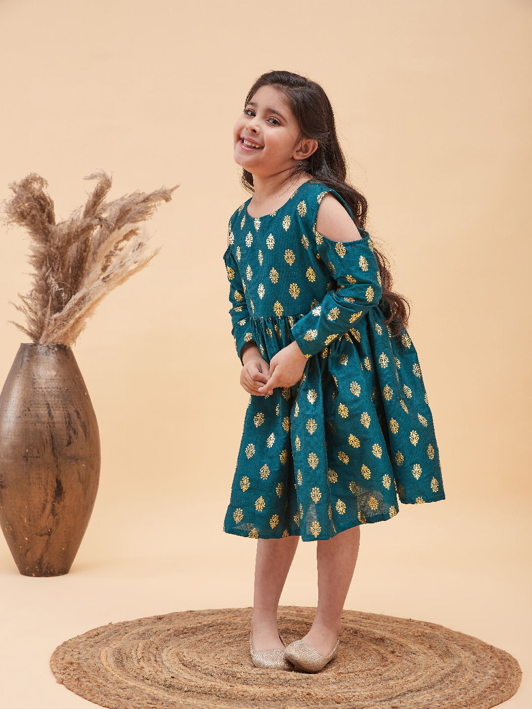 VASTRAMAY Girl's Green Foil Printed Cold Shoulder Kurti - qivii