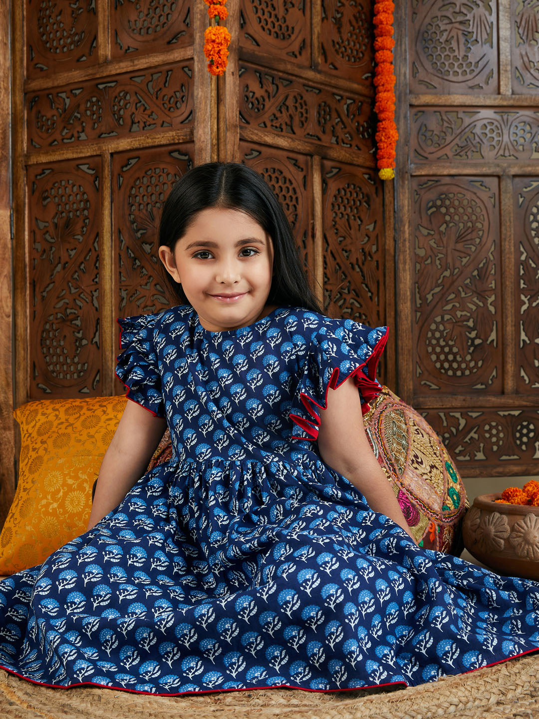 VASTRAMAY Girl's Blue Printed Frock With Leggings Set - qivii