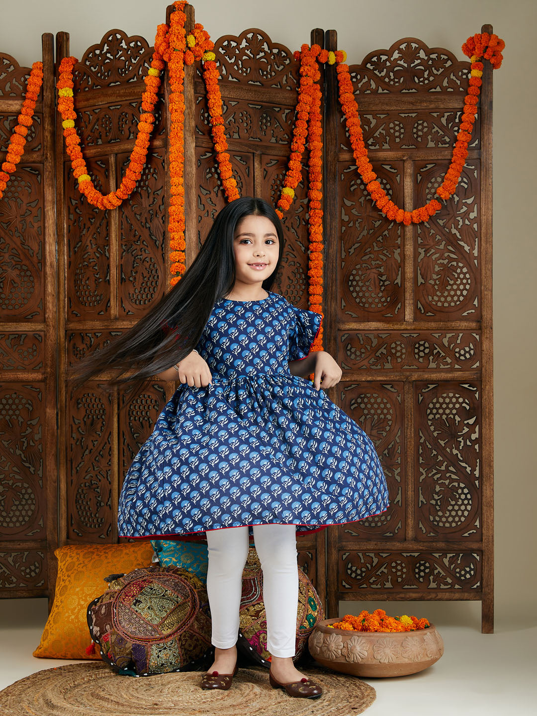 VASTRAMAY Girl's Blue Printed Frock With Leggings Set - qivii