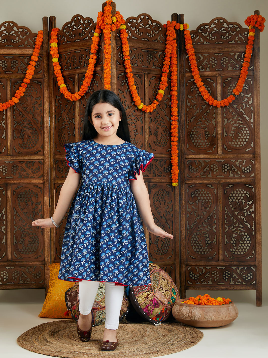 VASTRAMAY Girl's Blue Printed Frock With Leggings Set - qivii