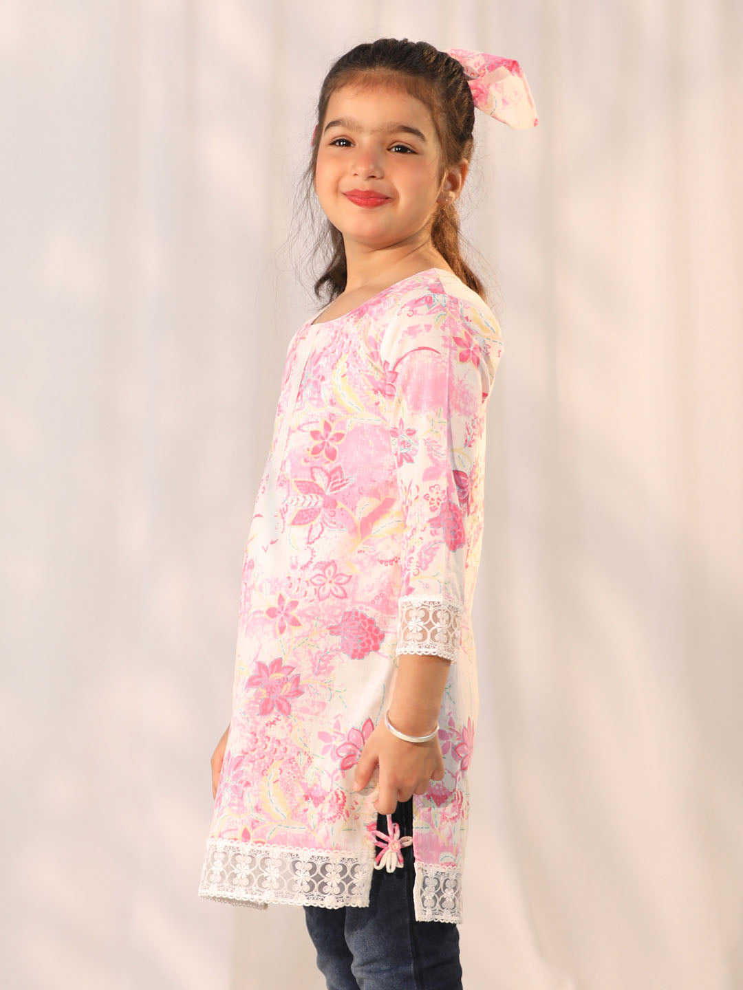VASTRAMAY Girls' Pink Printed Kurta - qivii