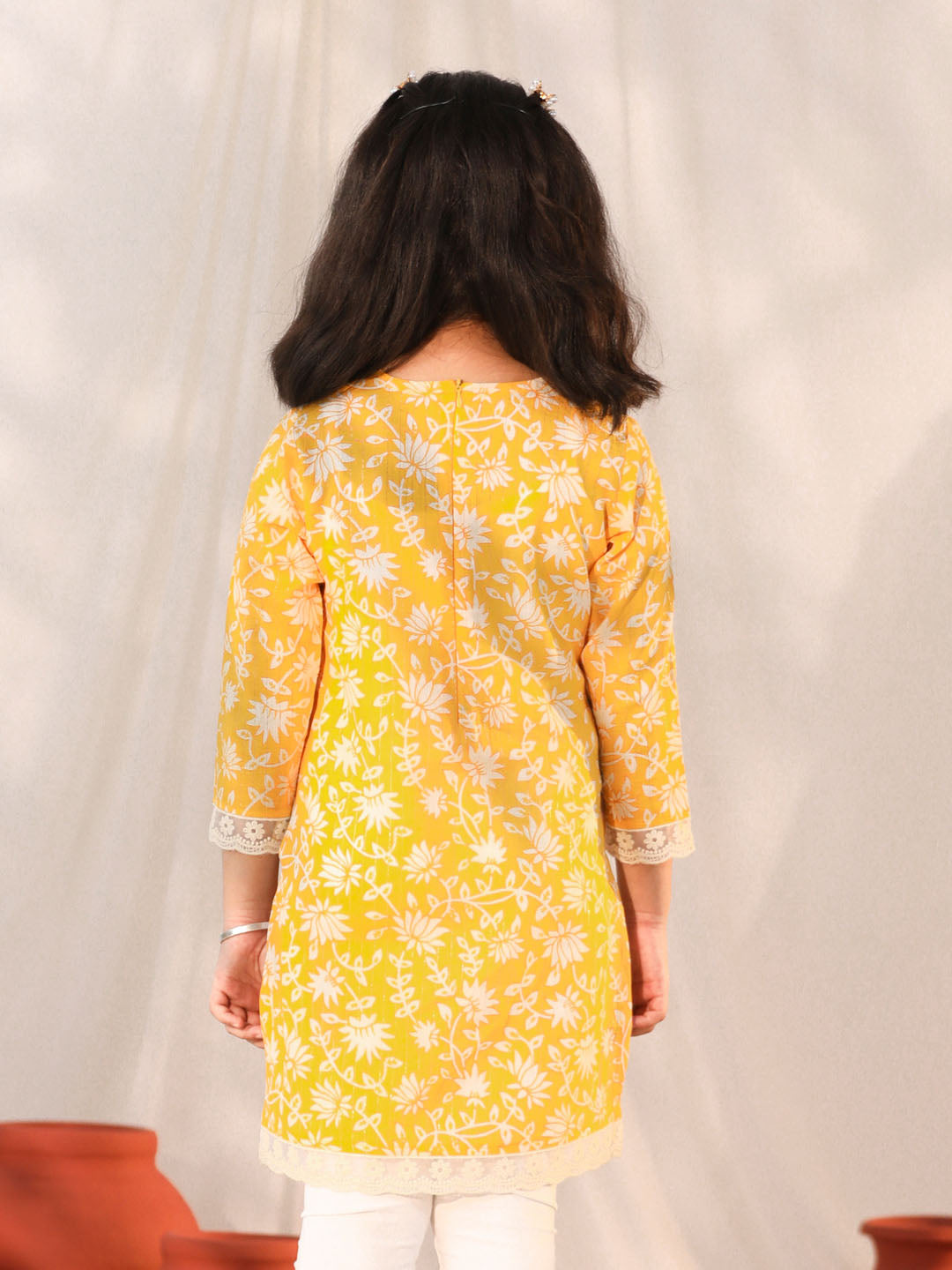 VASTRAMAY Girls' Yellow Only Kurta - qivii