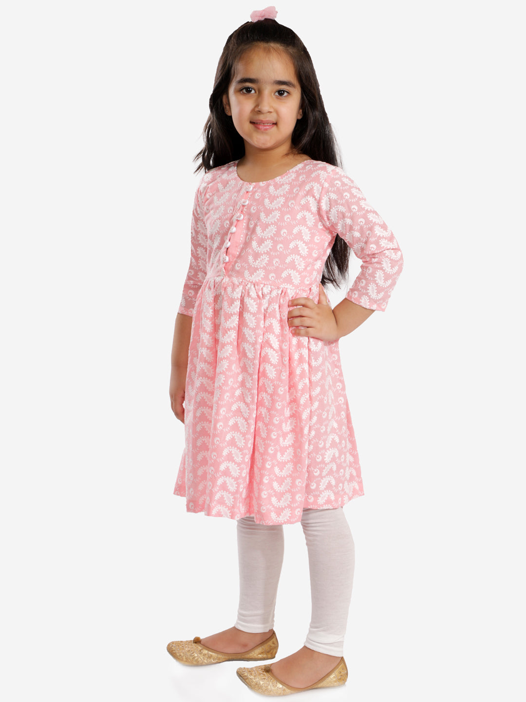 VASTRAMAY Girls' Pink Pure Cotton Chikankari Kurta With Leggings - qivii
