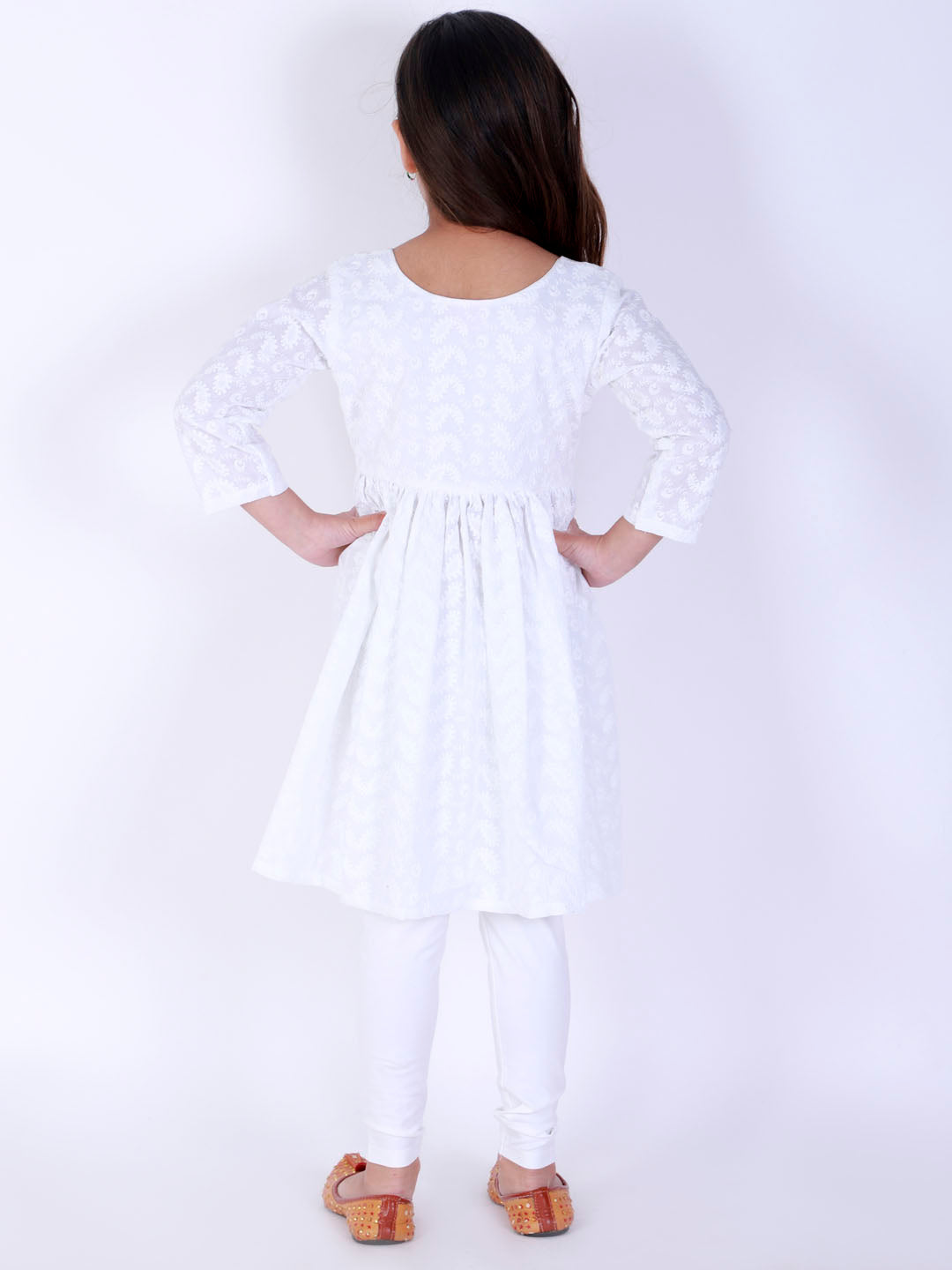 VASTRAMAY Girl's White Pure Cotton Chikankari Kurta With Leggings - qivii