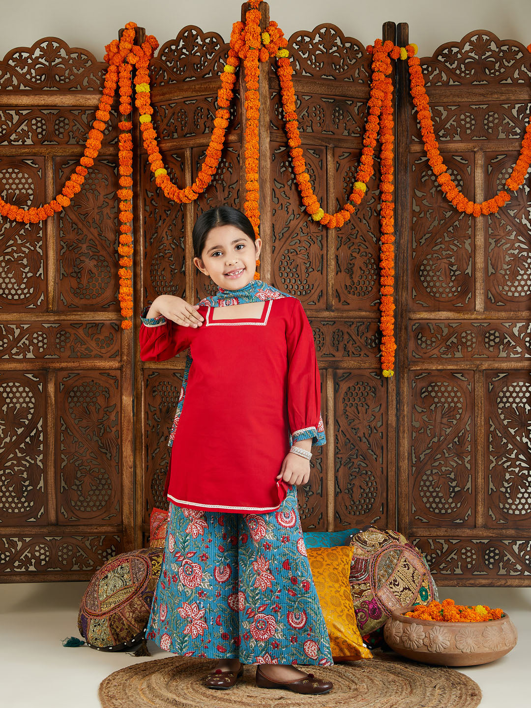 VASTRAMAY Girls Red kurta and Palazzo Pant Dupatta Set - qivii