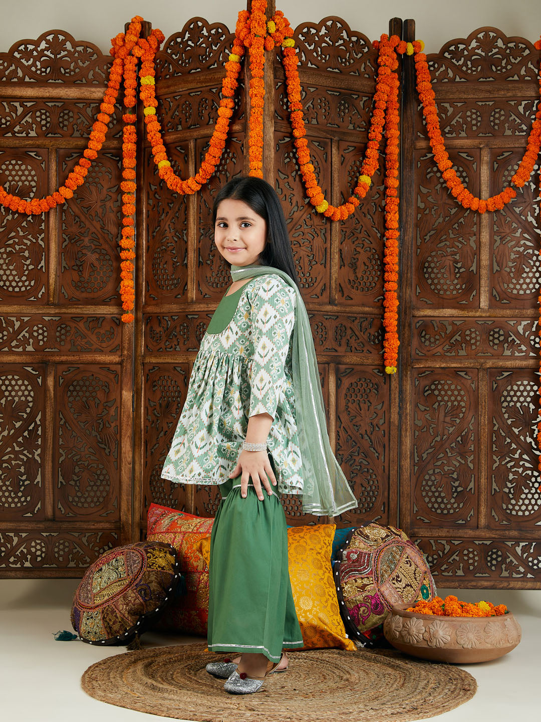 VASTRAMAY Girls Green Ikkat Print Sarara Set - qivii