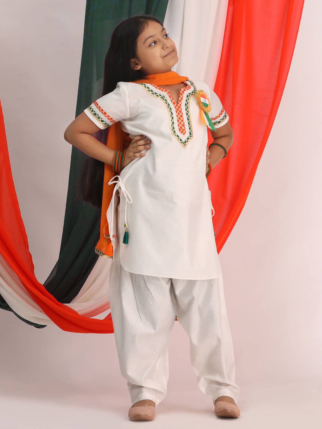 VASTRAMAY Girls Republic Day Special White Kurta Salwar Set - qivii