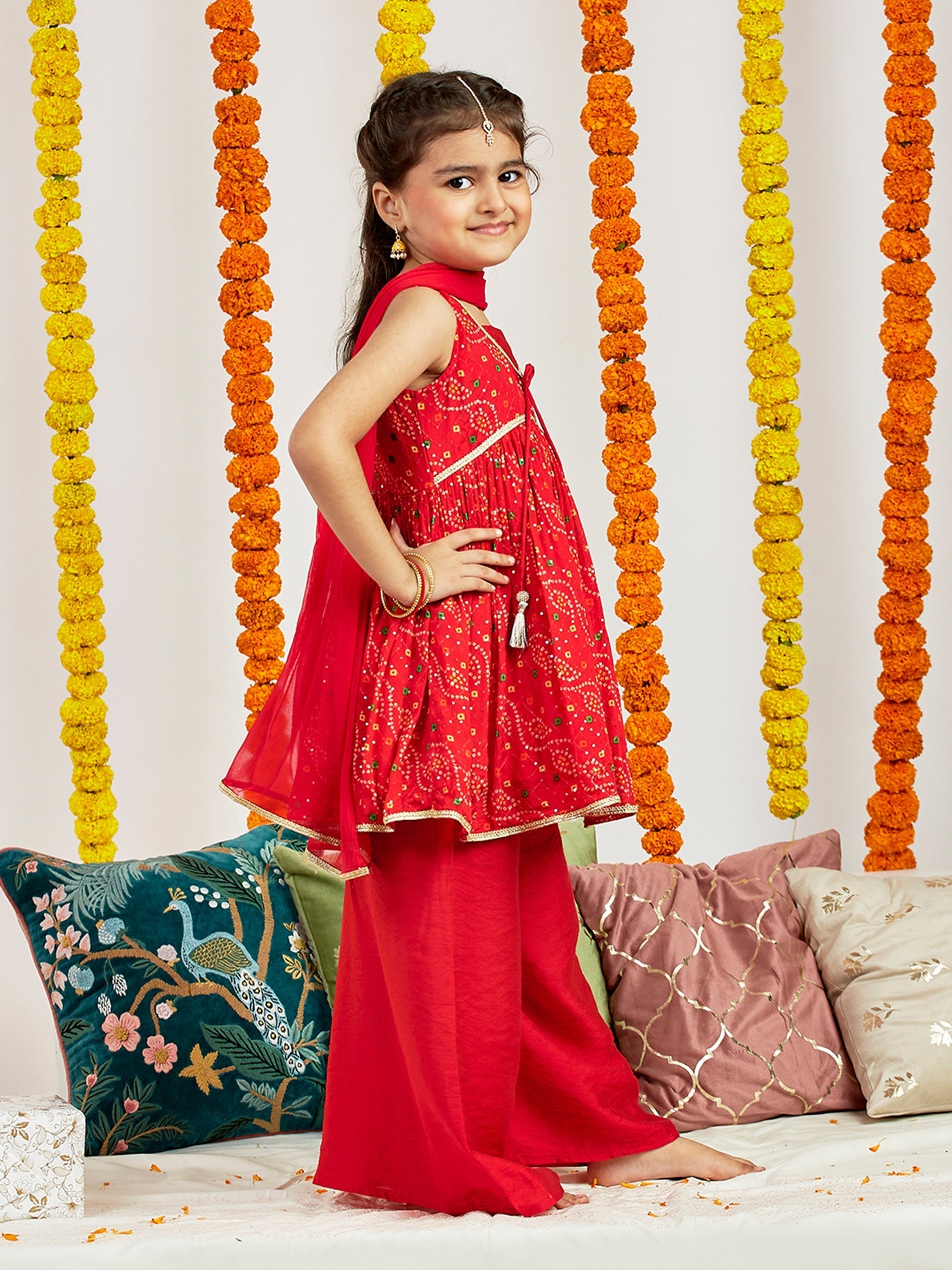 VASTRAMAY Girls' Red Kurta Palazzo Set - qivii