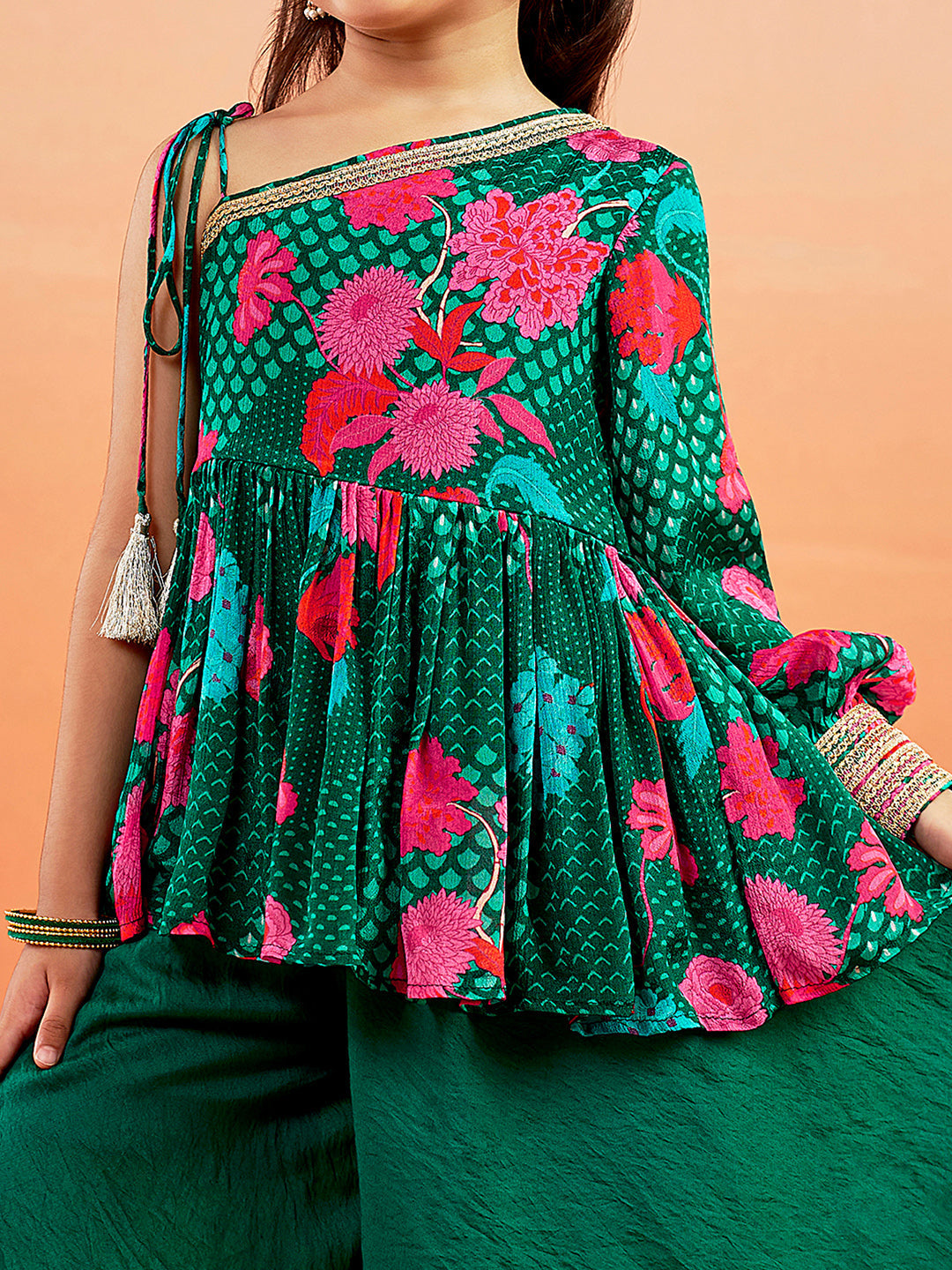 VASTRAMAY Girls' Green Kurta Palazzo Set - qivii