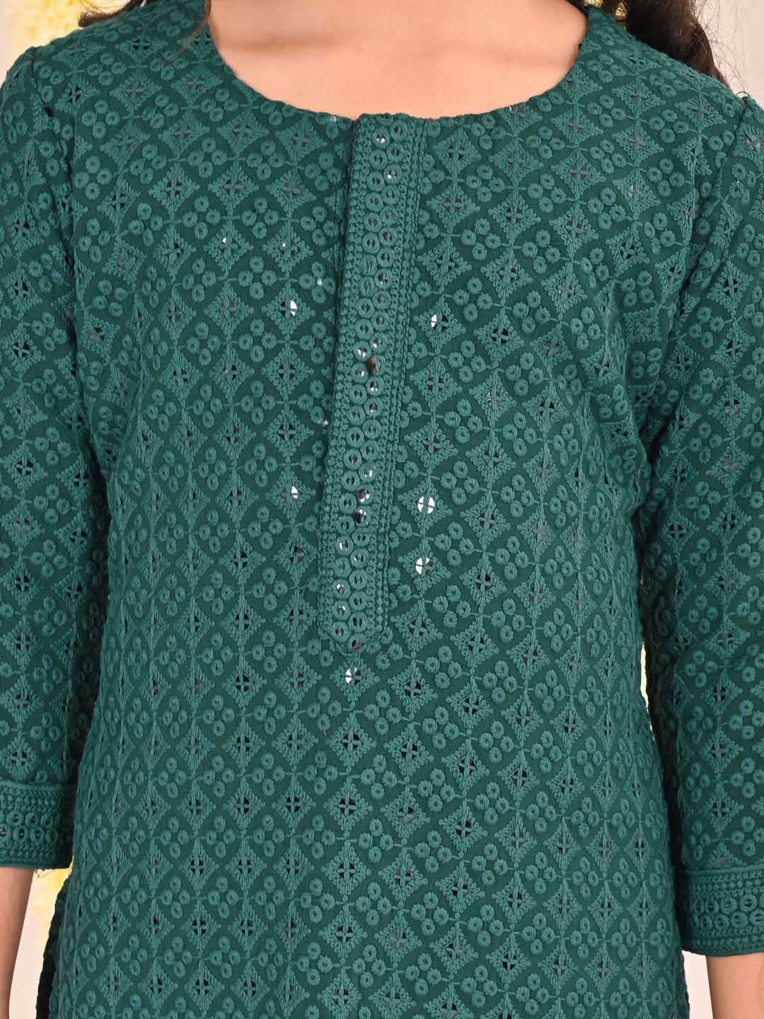 VASTRAMAY Girls' Green Embellished Kurta Palazzo Set - qivii