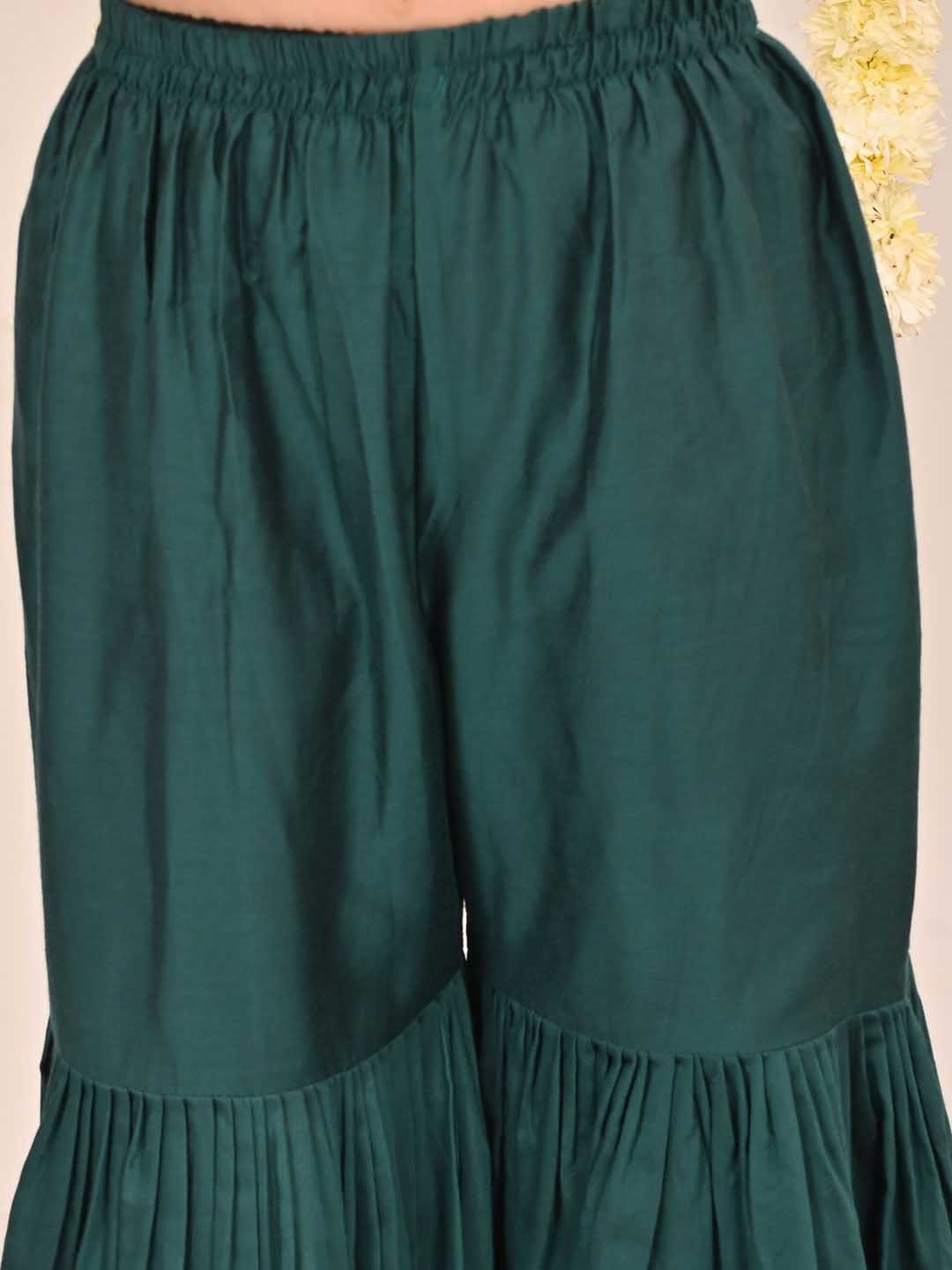 VASTRAMAY Girls' Green Embellished Kurta Palazzo Set - qivii