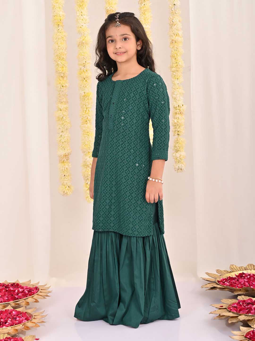 VASTRAMAY Girls' Green Embellished Kurta Palazzo Set - qivii