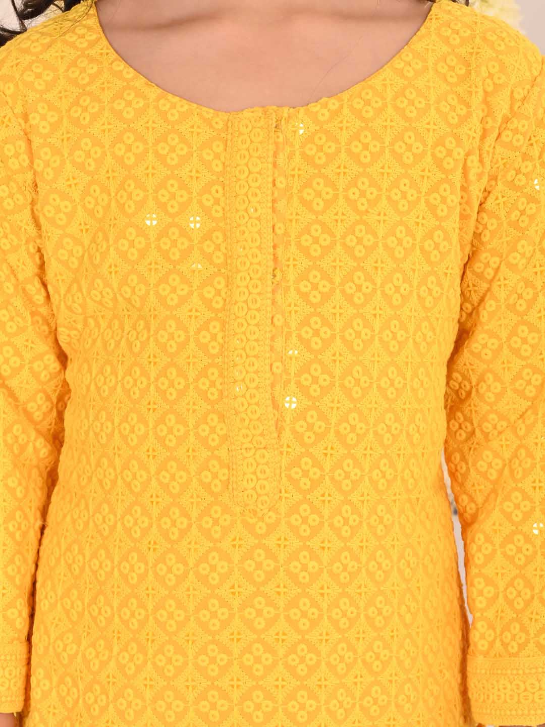 VASTRAMAY Girls' Yellow Embellished Kurta Palazzo Set - qivii