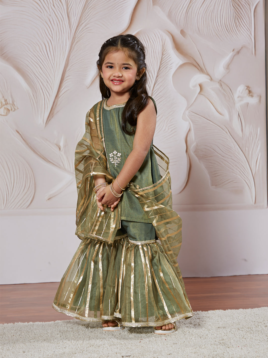 VASTRAMAY Girls' Green Kurta Sharara Set With Dupatta - qivii