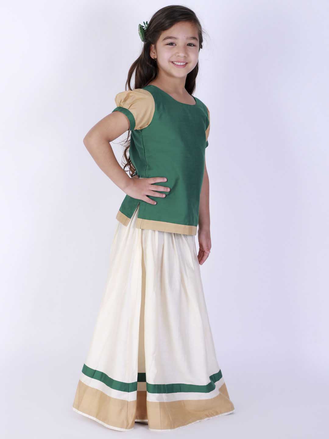 VASTRAMAY Girl's Green & White Pavda Pattu Lehenga Choli Set - qivii