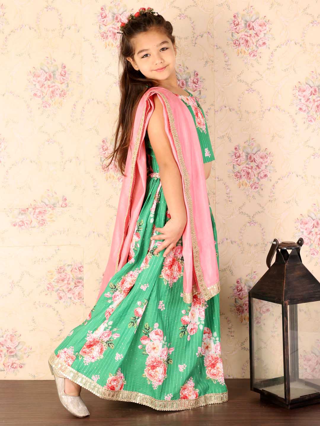 VASTRAMAY Girl's Green Embellished Lehenga Set - qivii