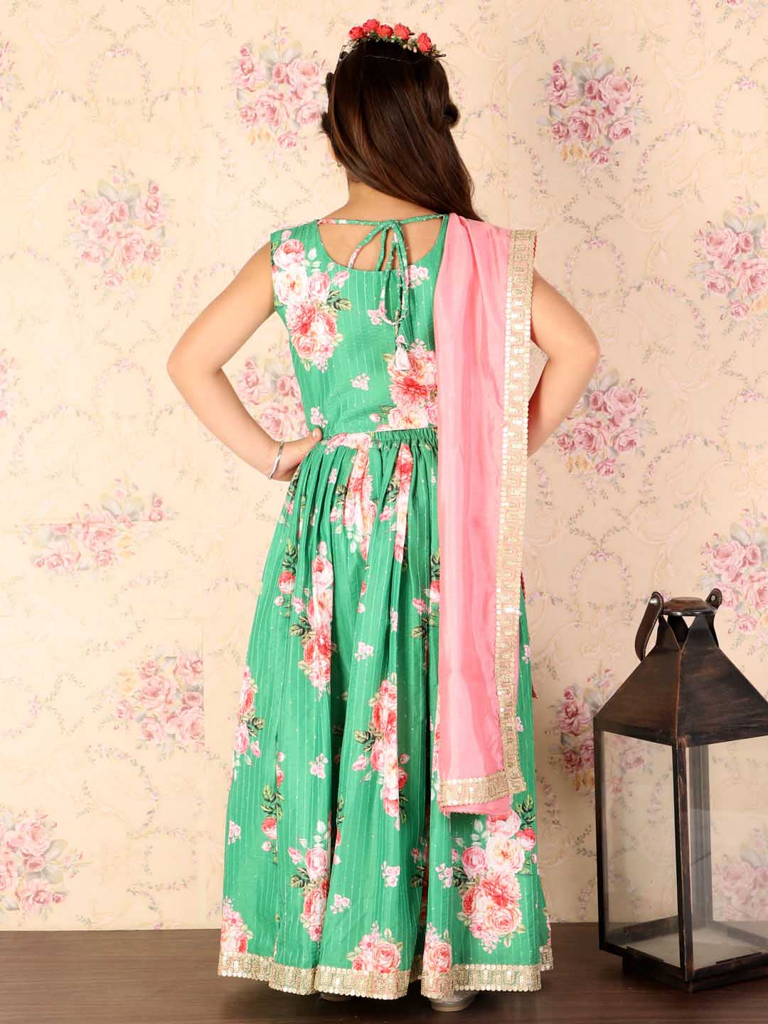 VASTRAMAY Girl's Green Embellished Lehenga Set - qivii