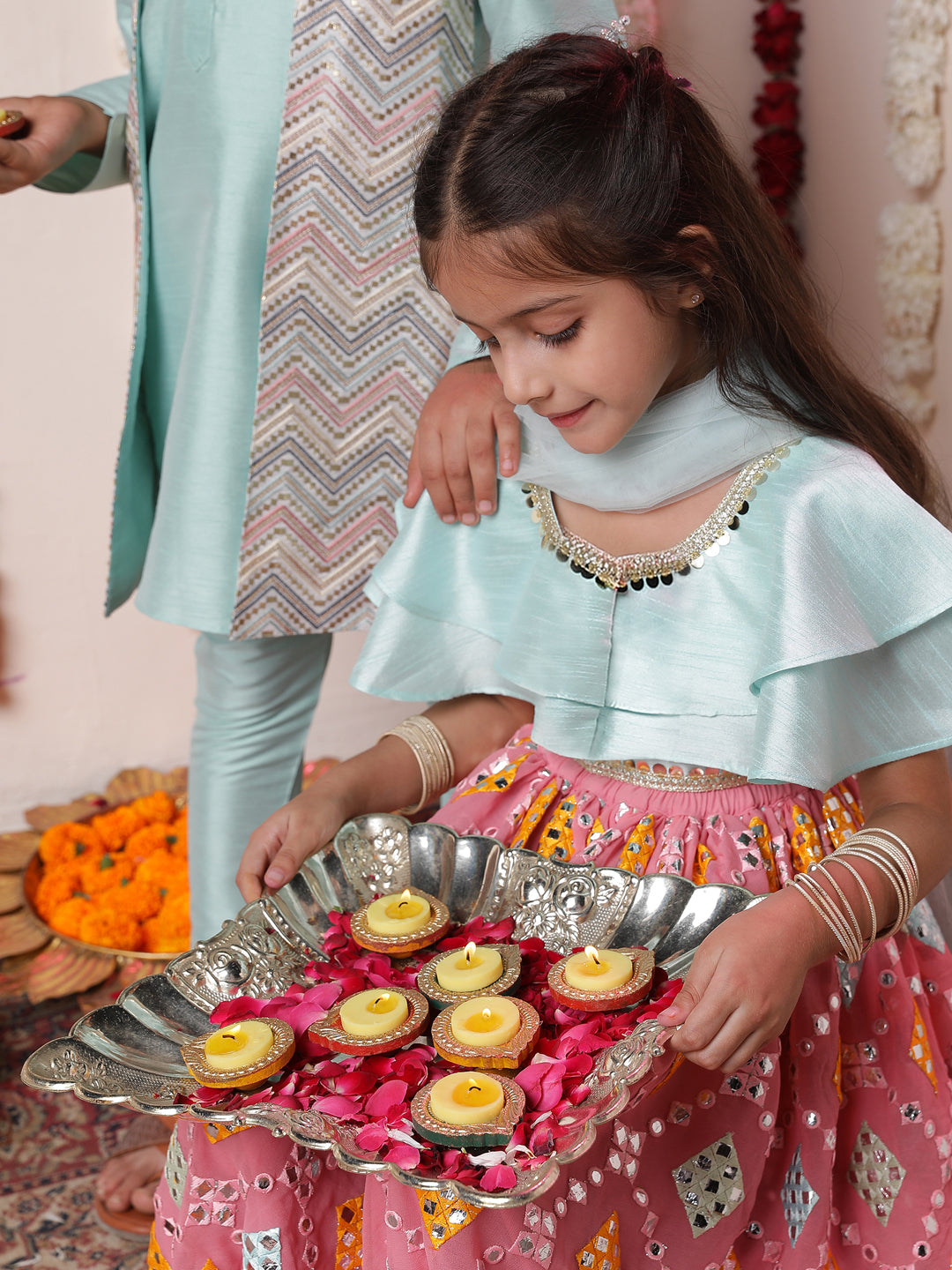 VASTRAMAY Girls' Aqua And Pink Georgette Lehenga Set - qivii