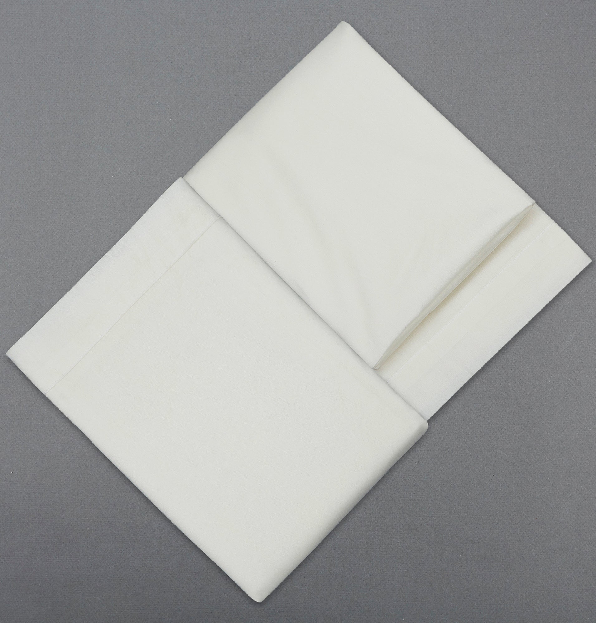 Men's White Viscose Kurta Lungi And Safa Set