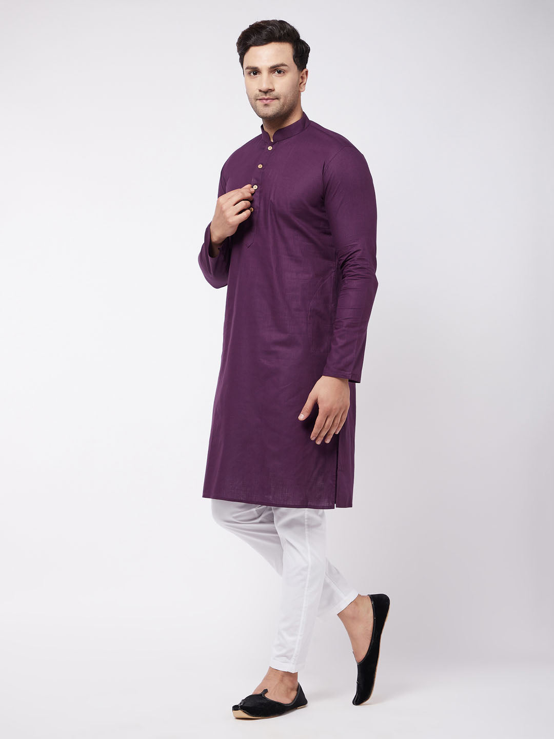 Men's Purple Solid Cotton Blend Kurta And White Pyjama Set