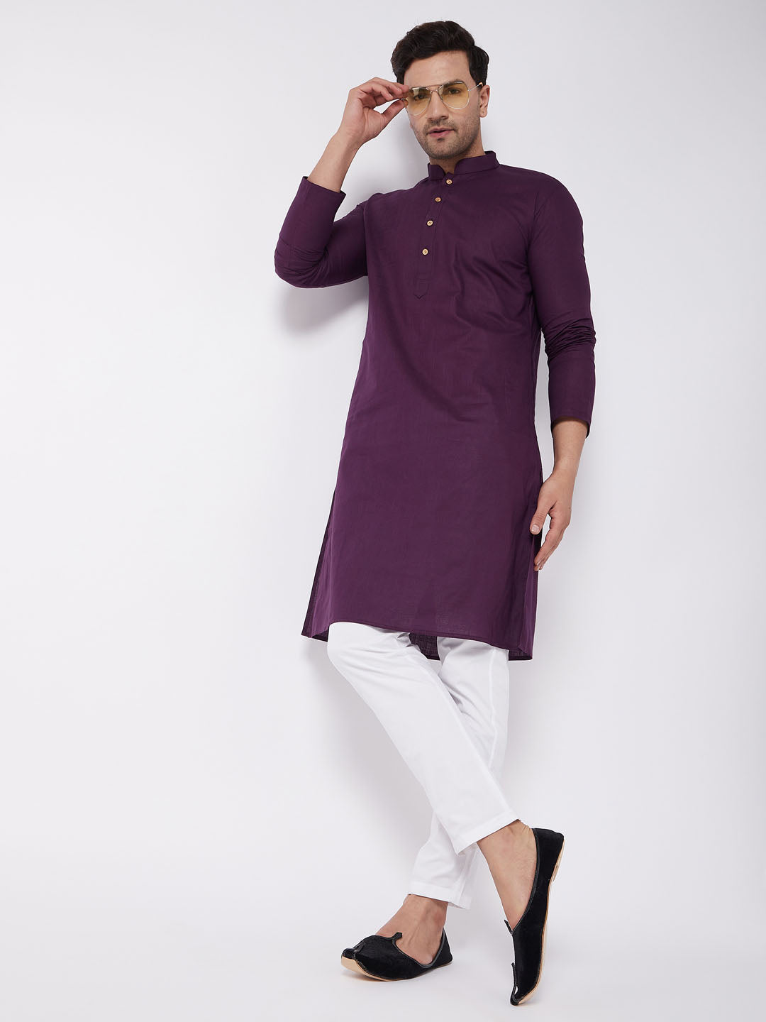 Men's Purple Solid Cotton Blend Kurta And White Pyjama Set