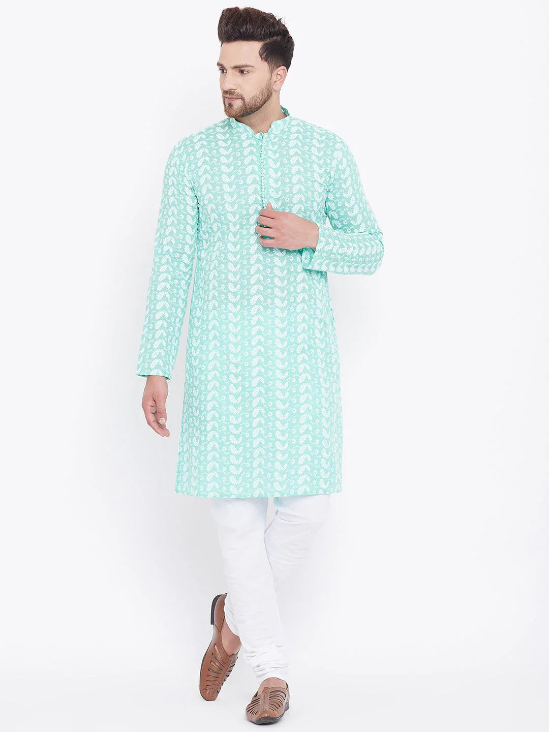 VASTRAMAY Men's Green Pure Cotton Chikankari Kurta