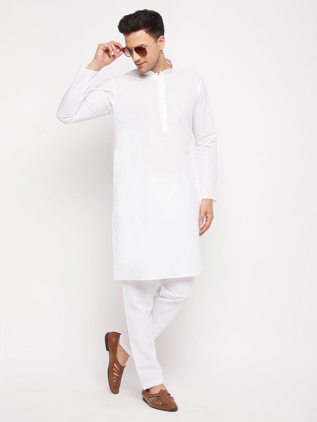 Men's White Kurta And Pajama Set