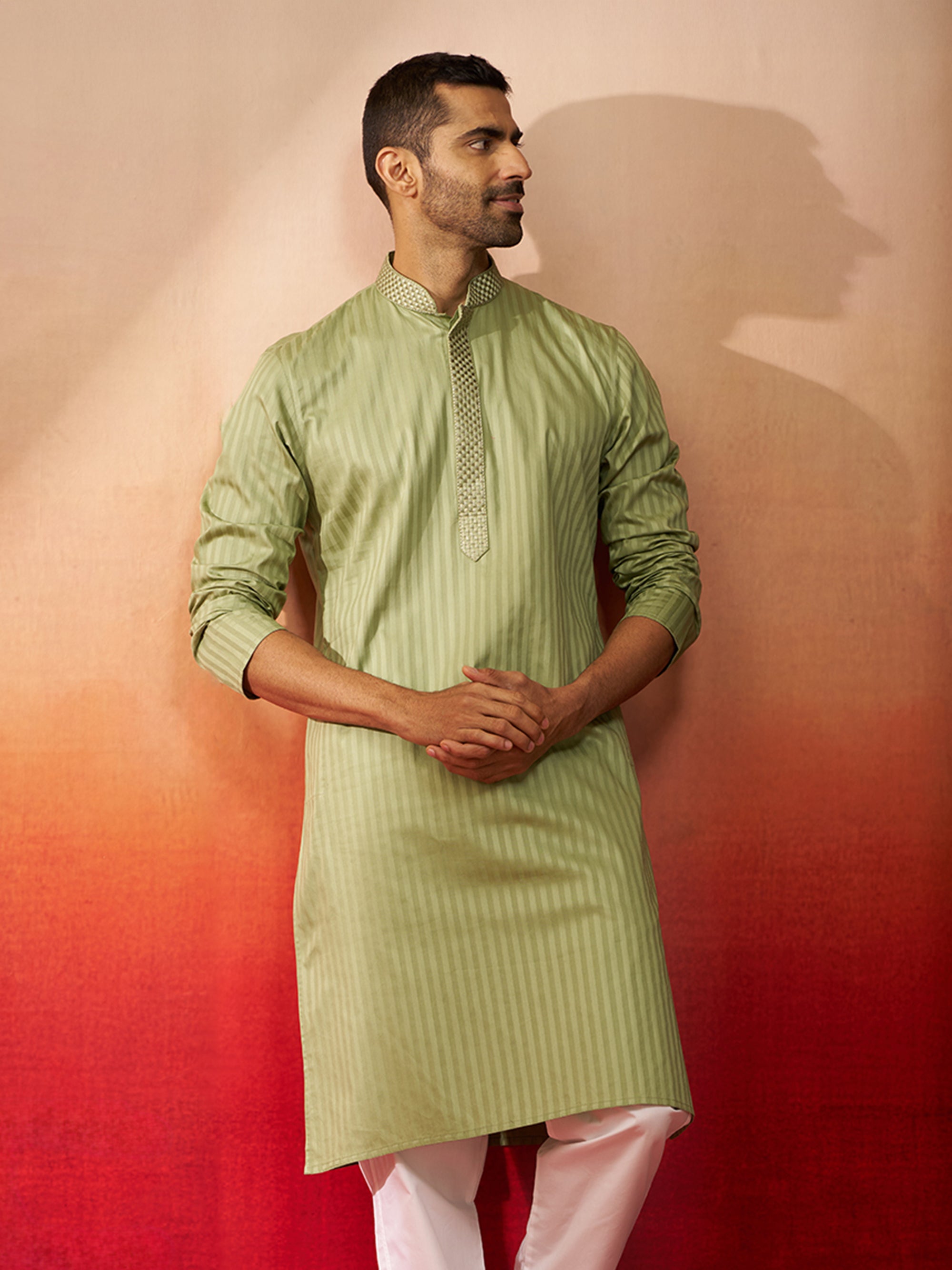 Vastramay Men Mint Green Cotton Monalisa Embroidered Kurta