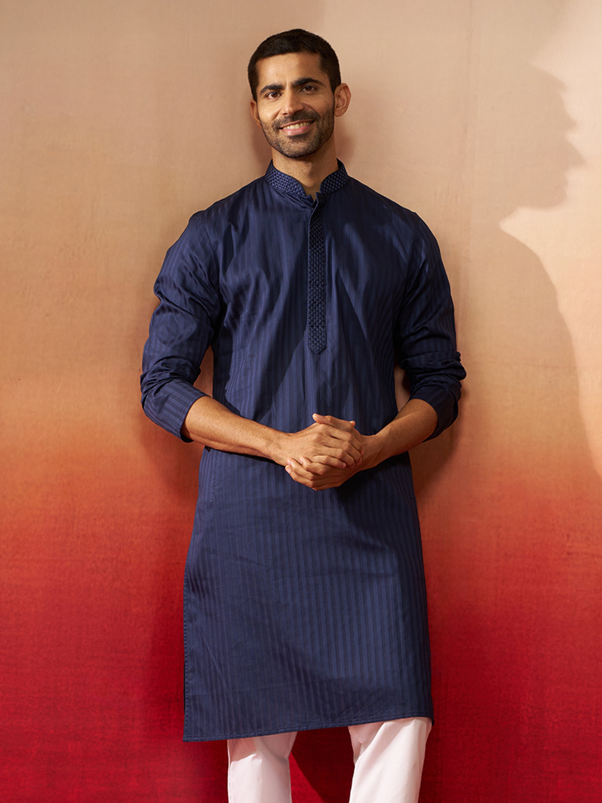 Vastramay Men Navy Blue Cotton Monalisa Embroidered Kurta