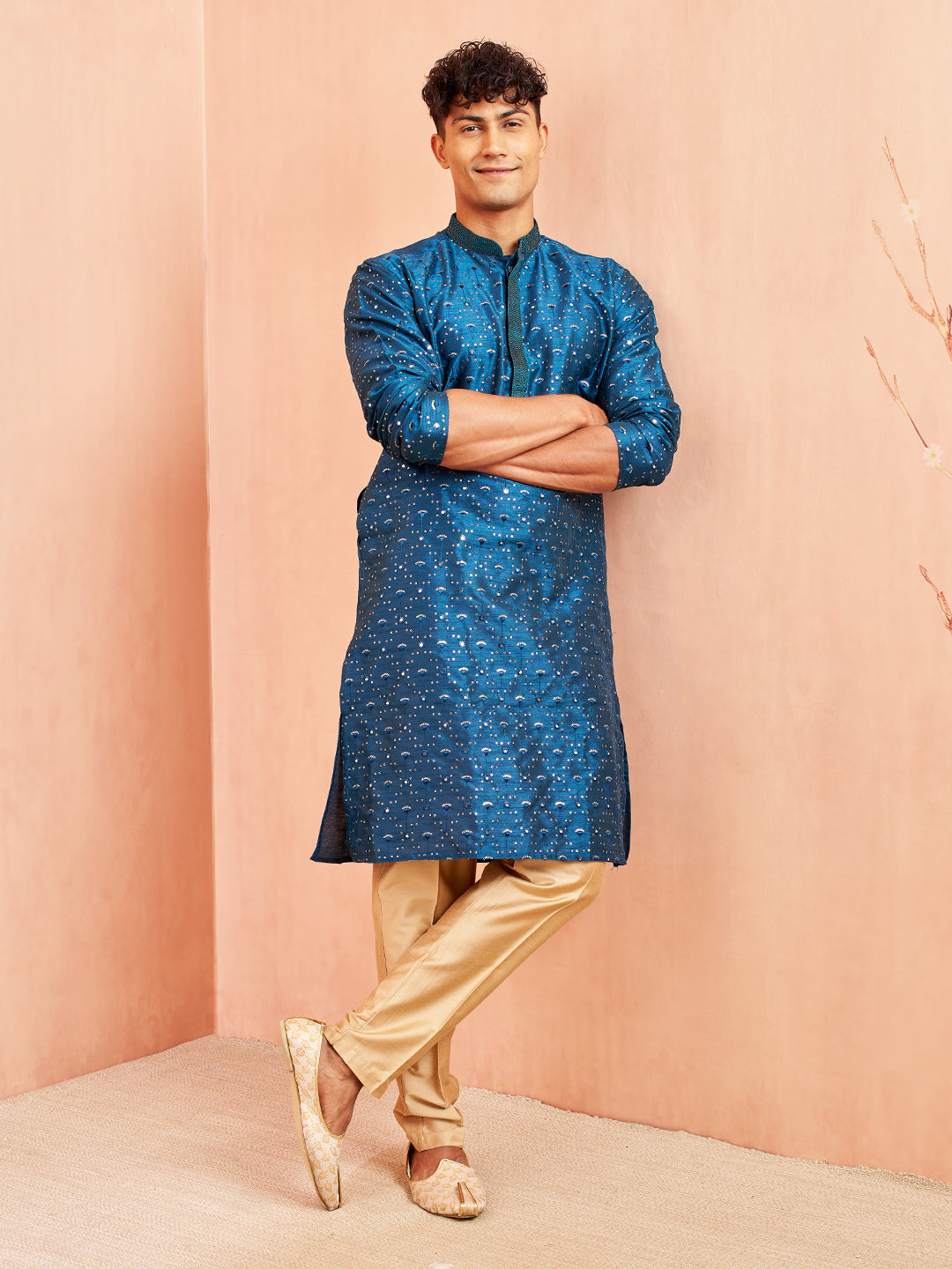 Men's Blue Silk Blend Embellished Kurta
