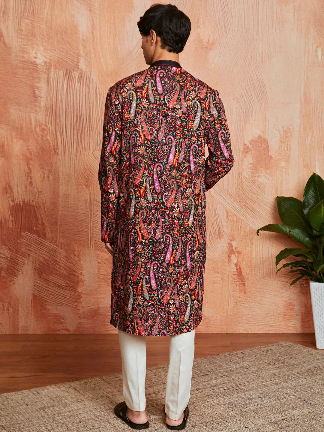 Men's Black Crepe Kurta And Pyjama Set