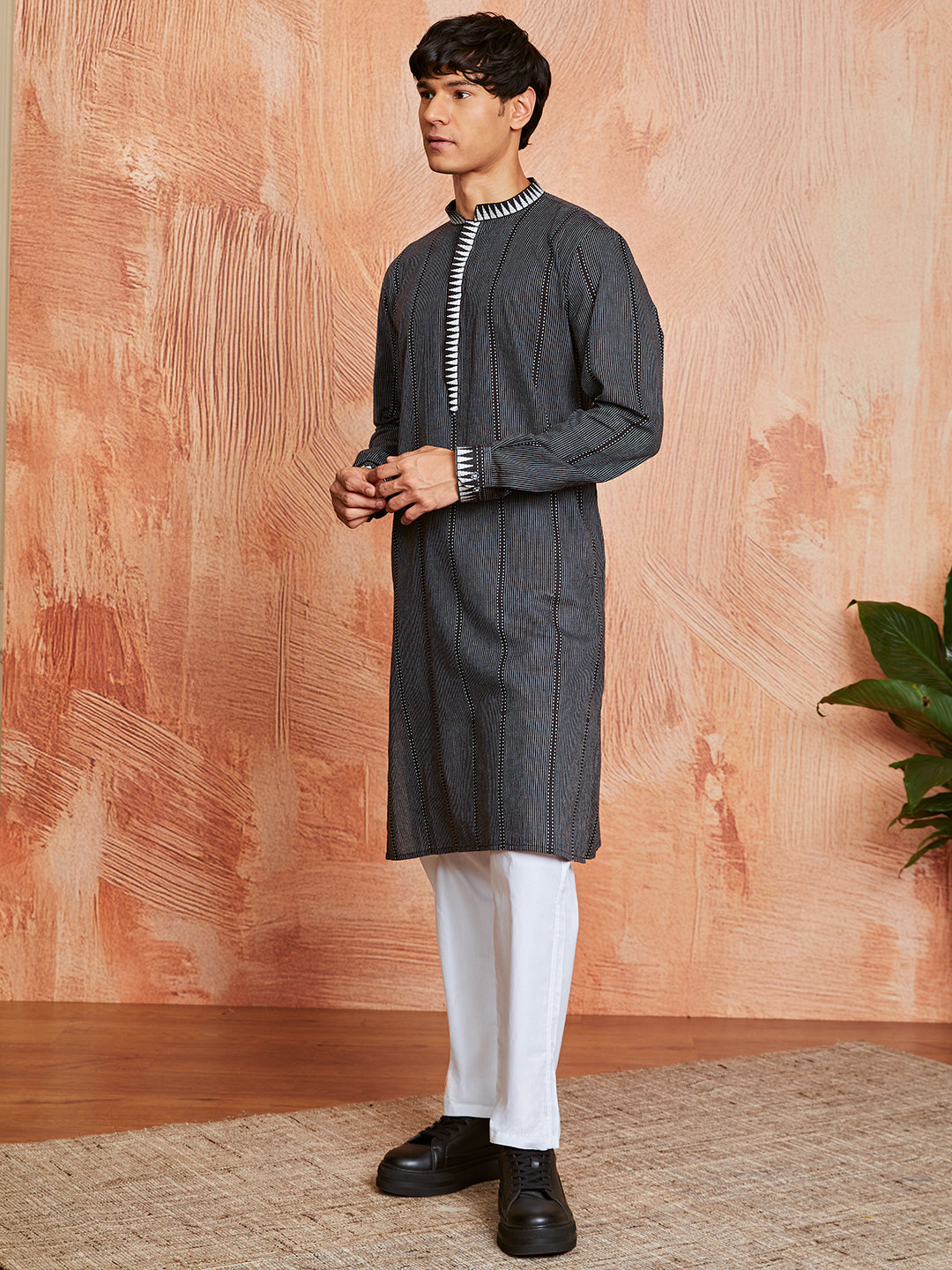 Men's Black Cotton Kurta And Pyjama Set