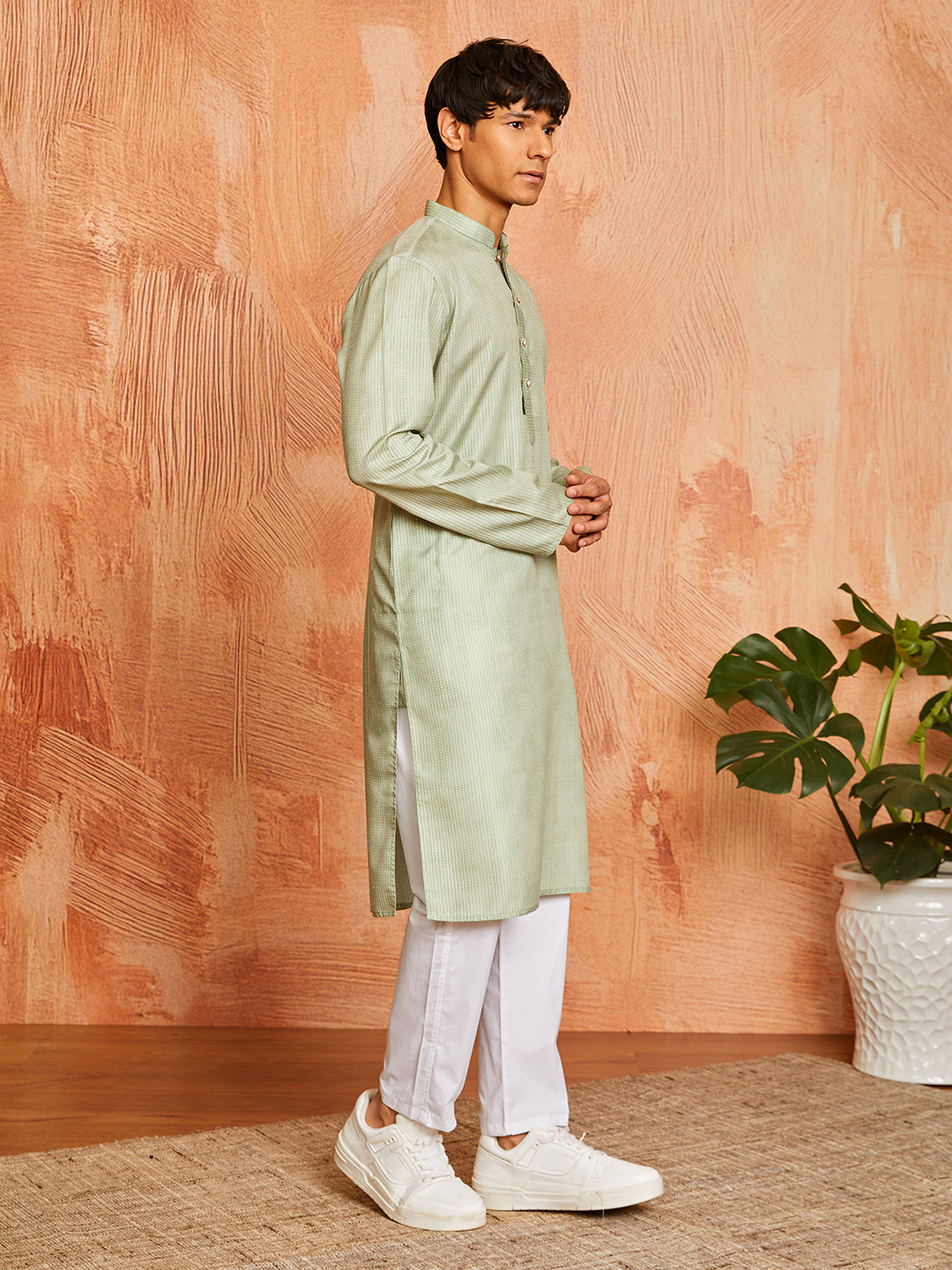 Men's Green Cotton Blend Kurta And Pyjama Set