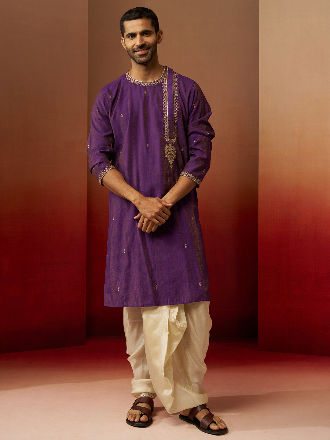 Vastramay Men Purple Hand Embroidered Kurta