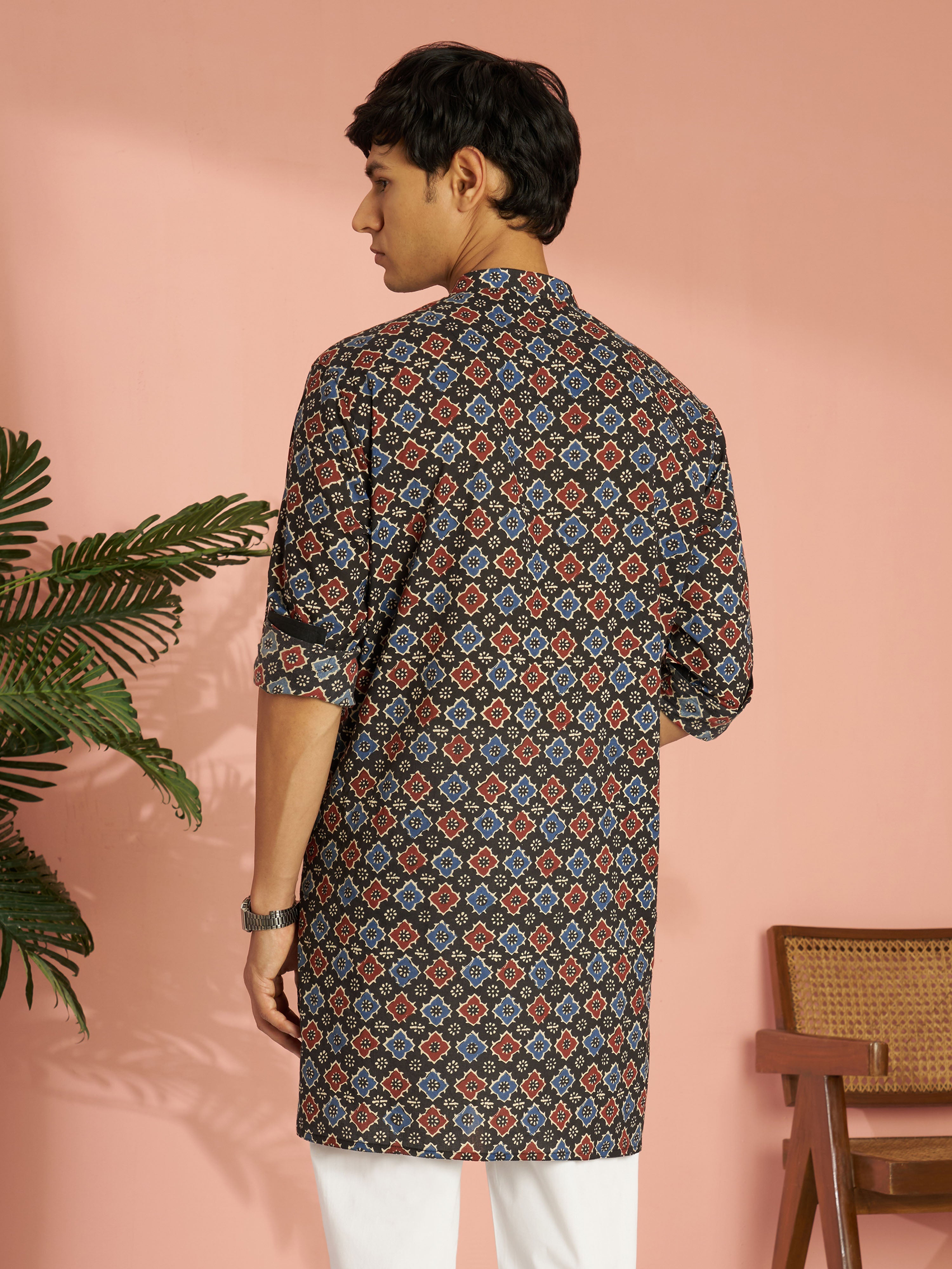 Men's Black Cotton Geometric Printed Mid-Length Kurta with Cuffed Sleeves