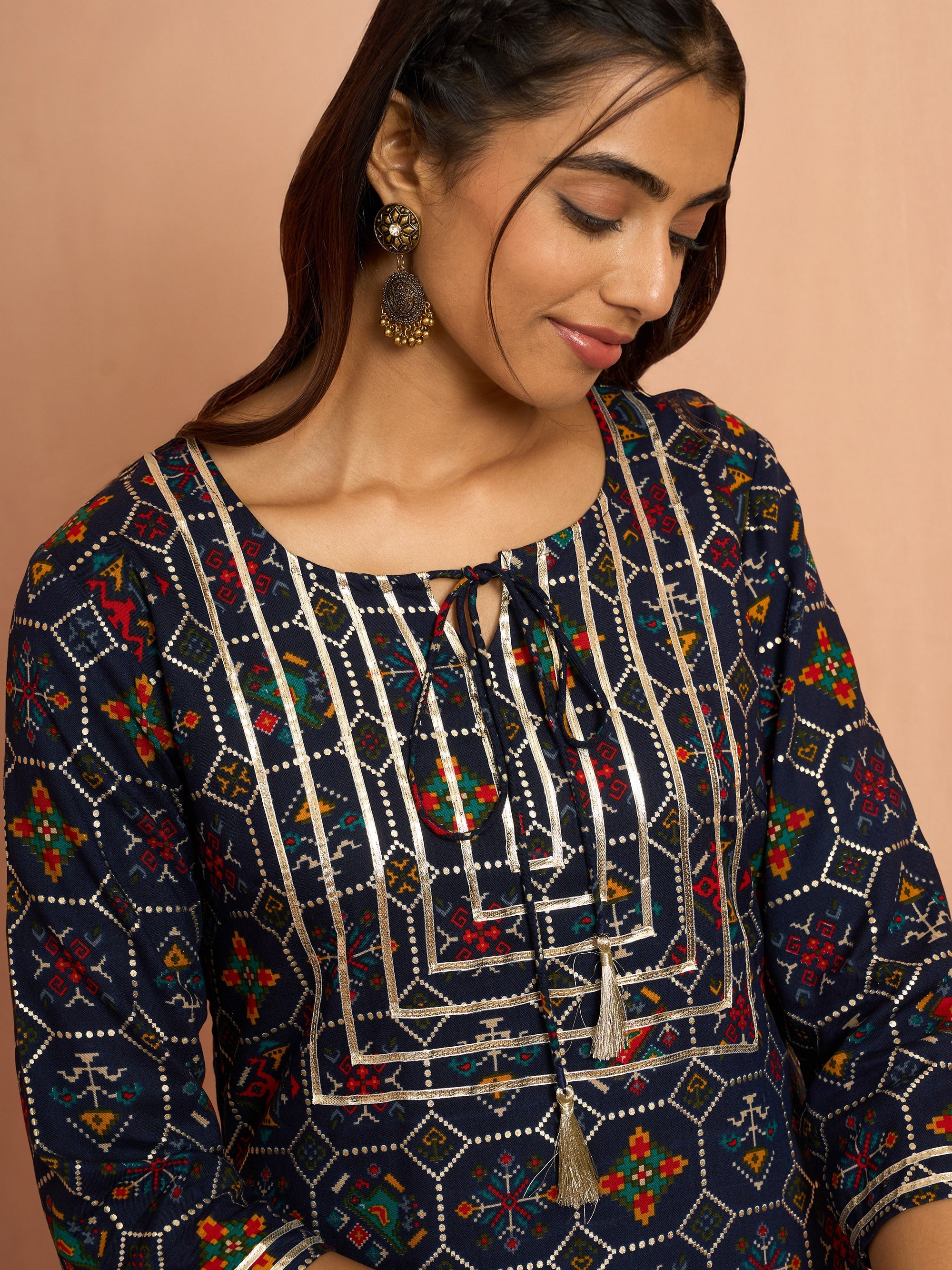 Women's Navy Blue Patola Print Foil Kurta