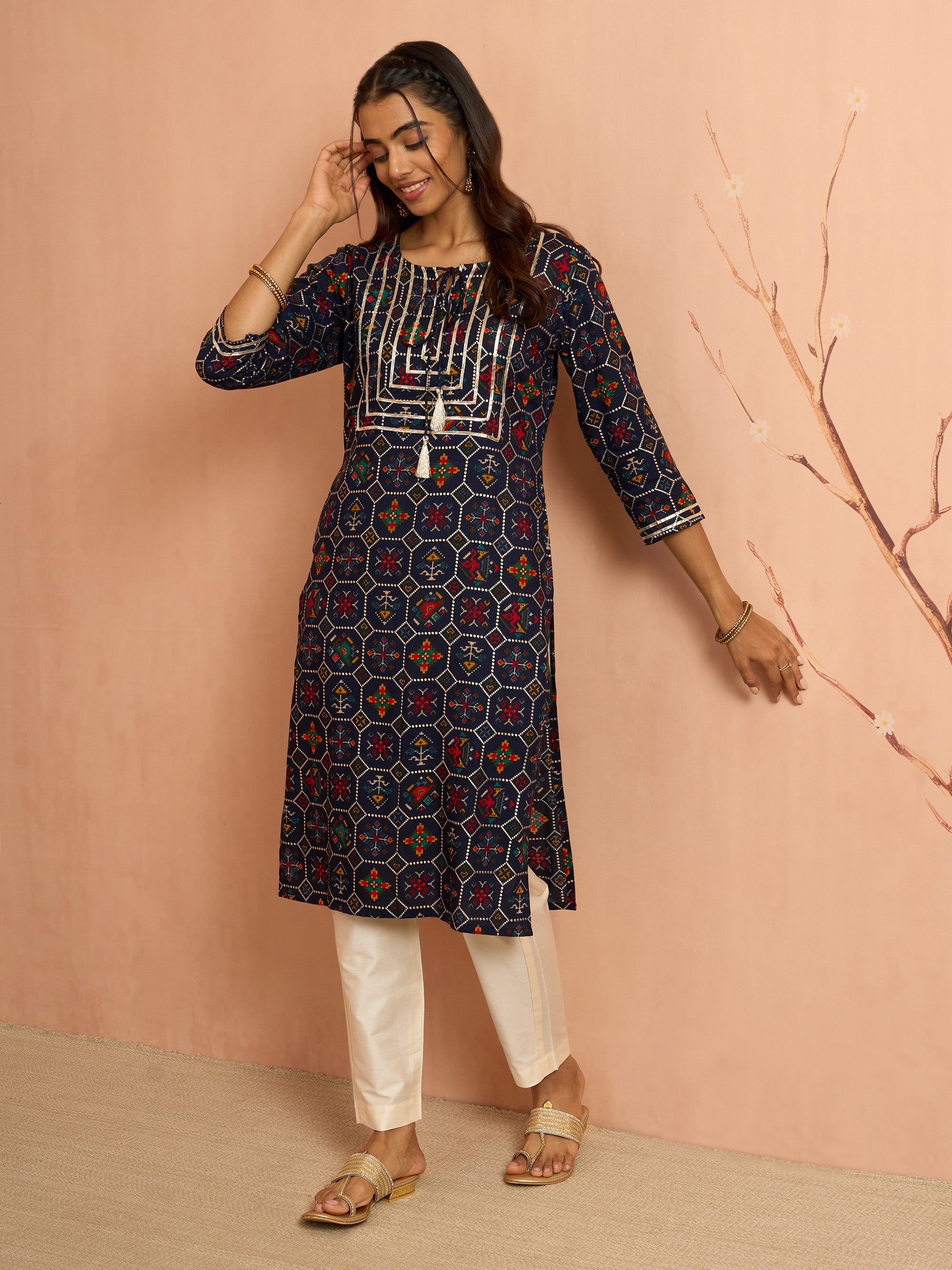 Women's Navy Blue Patola Print Foil Kurta
