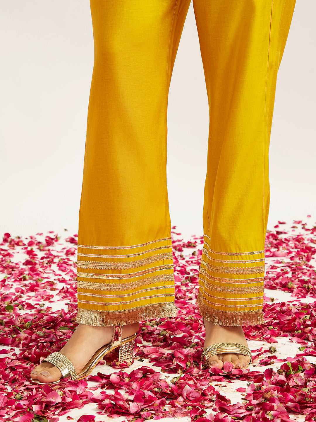 VASTRAMAY Women's Yellow Kurta Set - qivii