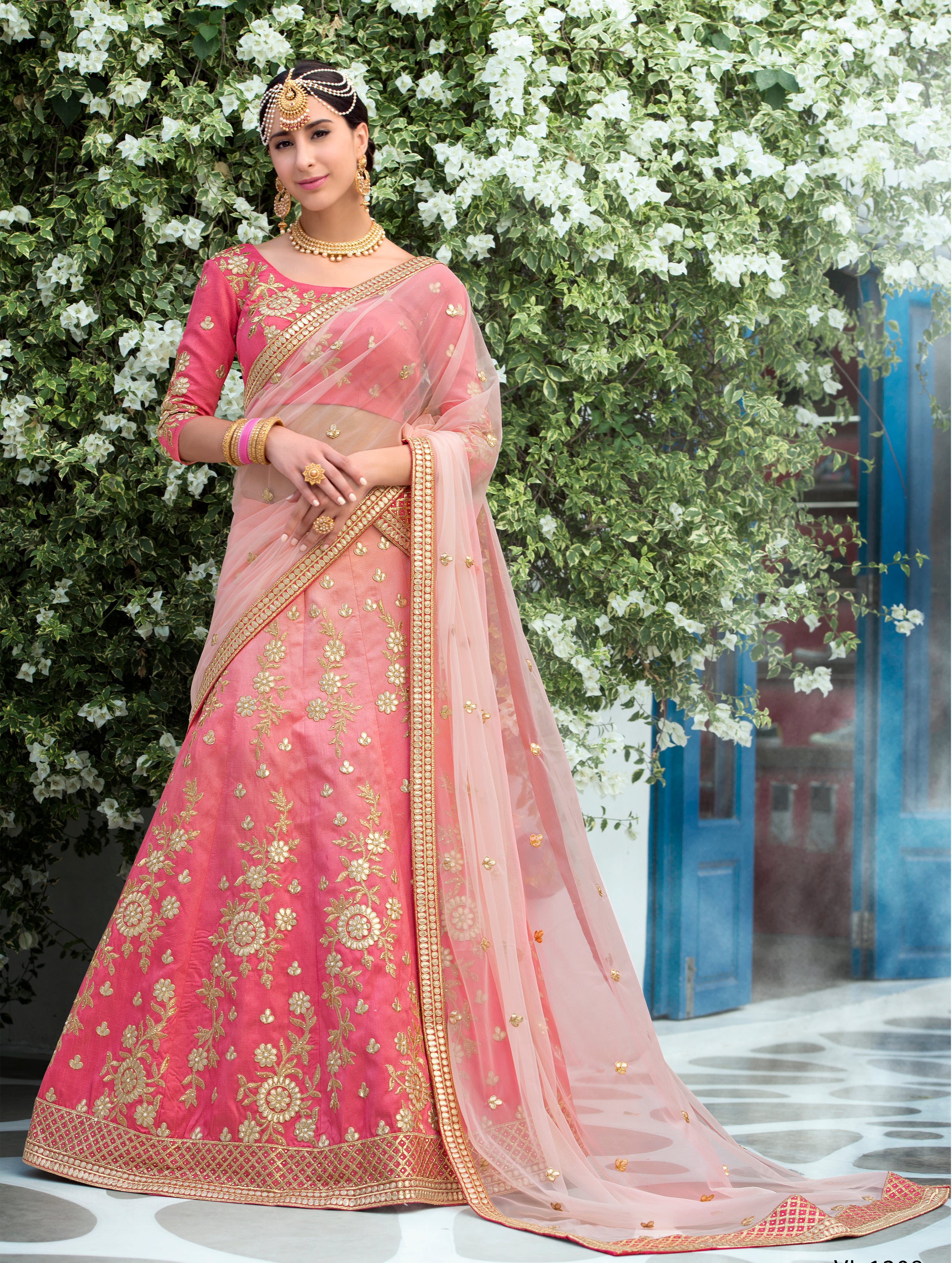 Golden Threads: The Beauty of Gota Patti Embroidery - qivii