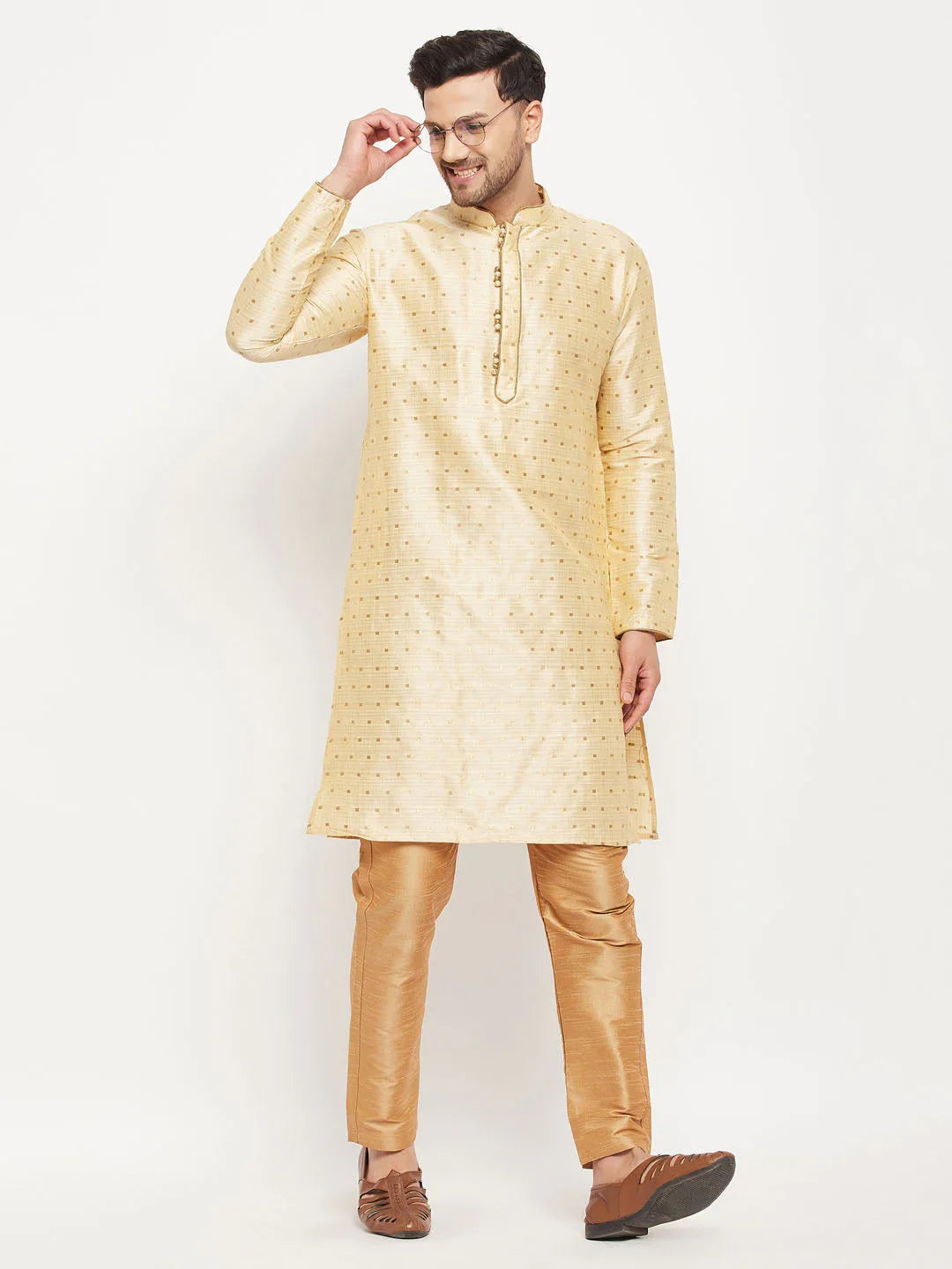 VASTRAMAY Men's Gold Zari Weaved Kurta