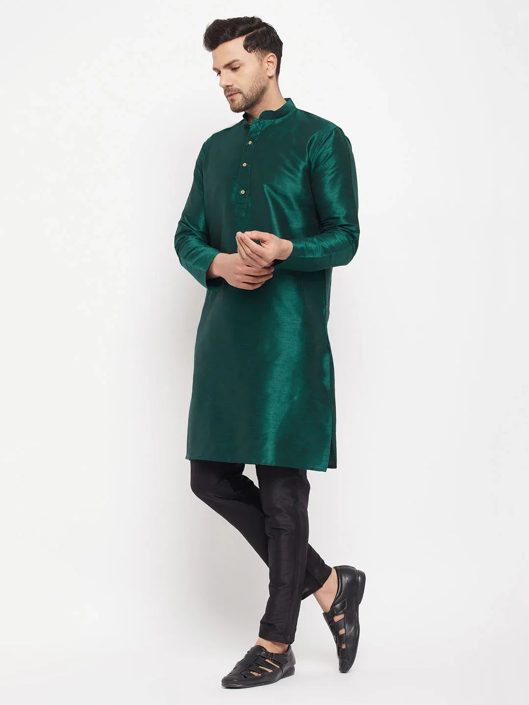 Men's Green Cotton Silk Blend Kurta And Black Pant Style Pyjama Set