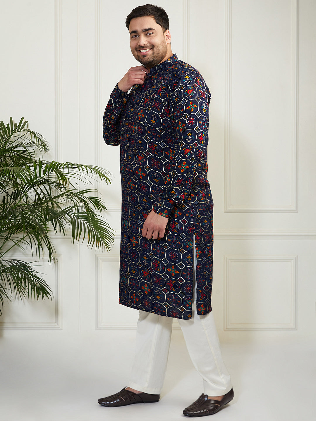 Plus Men's Blue And Cream Cotton Blend Kurta Pyjama Set