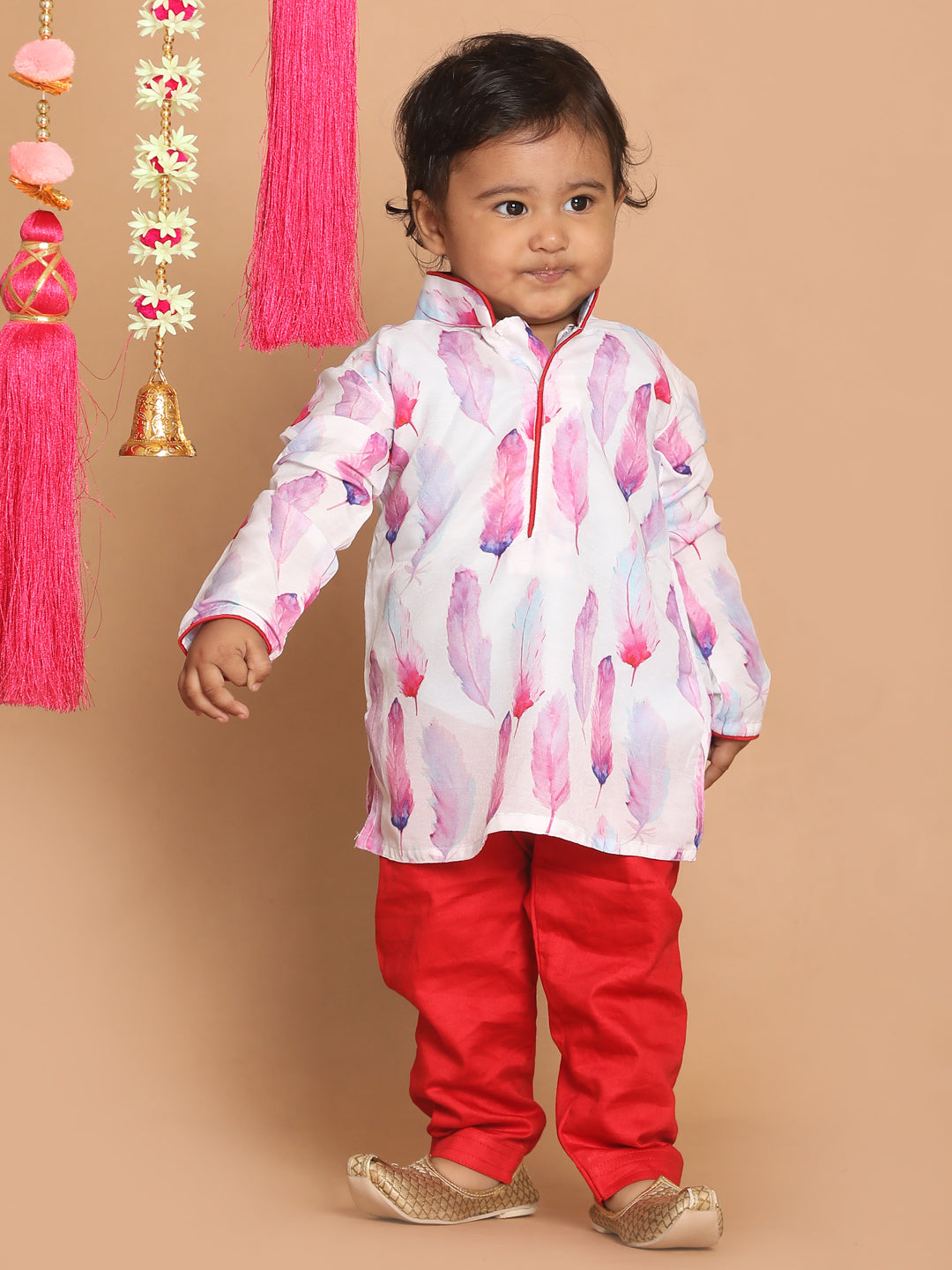 VASTRAMAY Boy's White Printed Kurta With Red Pyjama Set - qivii