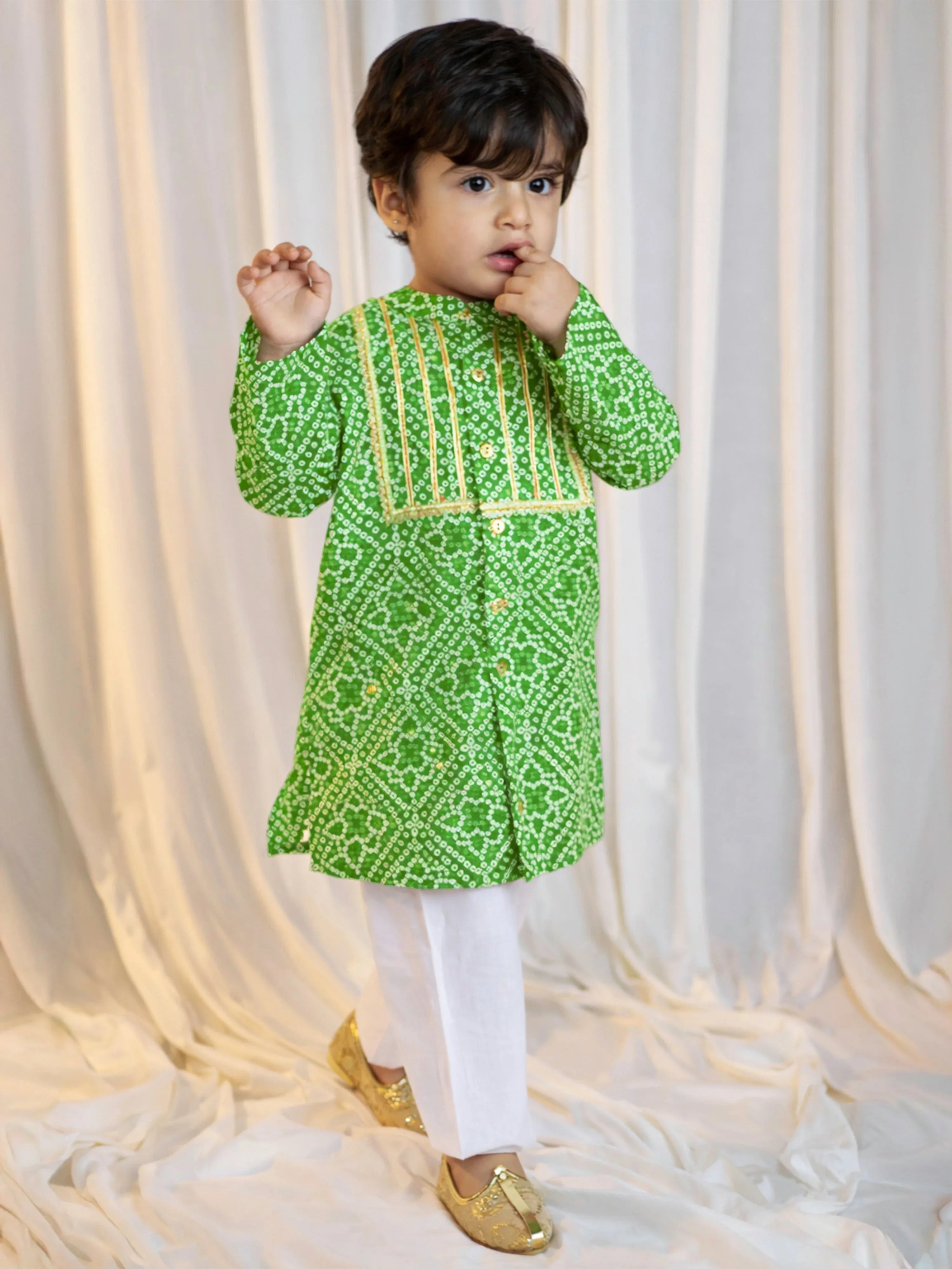 Boys Green Cotton Bandhani Kurta with White Pyjama Set Digital Print