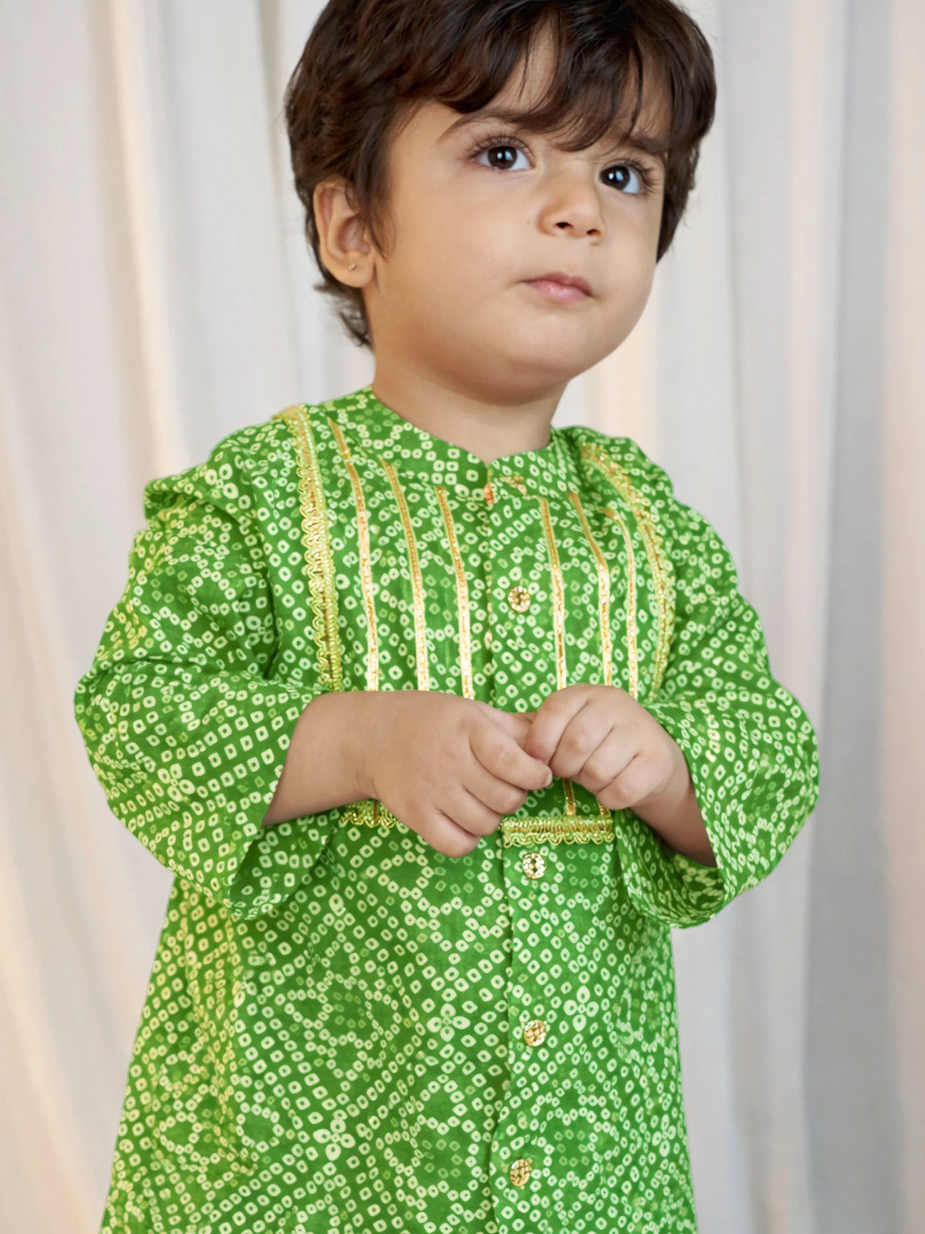 Boys Green Cotton Bandhani Kurta with White Pyjama Set Digital Print